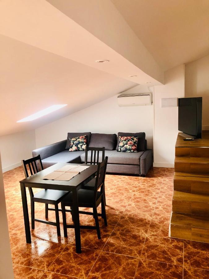 Apartamento Turistico Atico La Taberna Arenas de San Pedro Dış mekan fotoğraf